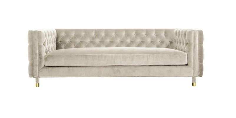 Muebles beiges. Sofá Chesterfield de 4 plazas de terciopelo XXL. Sofá de tela de gran formato.