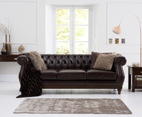 Chesterfield Designer Sofá de lujo marrón de 3 plazas para la sala de estar.