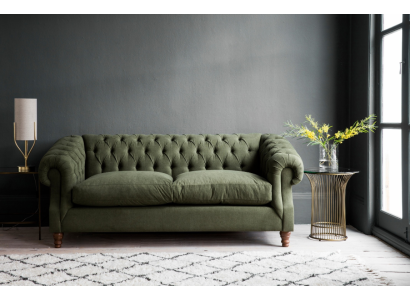 Verde Chesterfield de lujo de diseñador de tres plazas.