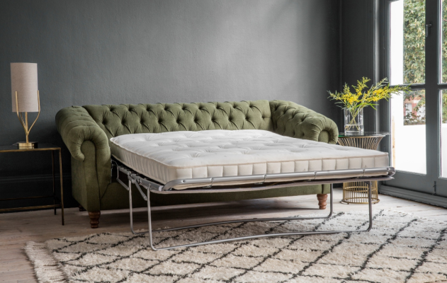 Verde Chesterfield de lujo de diseñador de tres plazas.