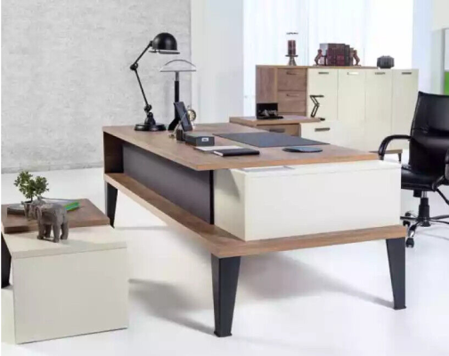 Escritorio de diseñador, muebles de oficina exclusivos, mesa, gran escritorio de jefe.