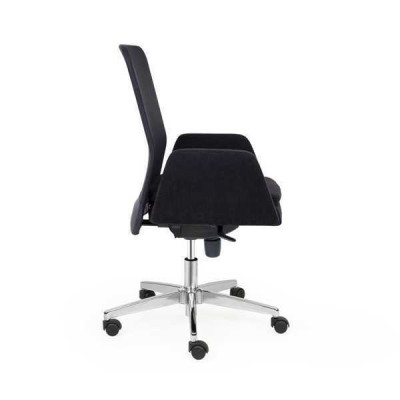 Silla tapizada giratoria de tela para ordenador de oficina.