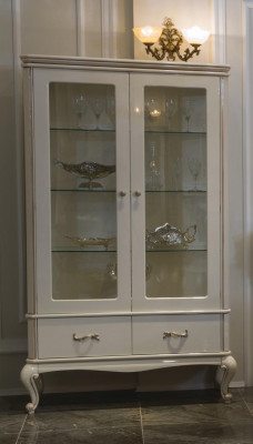Conjunto de comedor de 9 piezas. Mesa 4 sillas Cómoda Espejo Vitrina Taburete