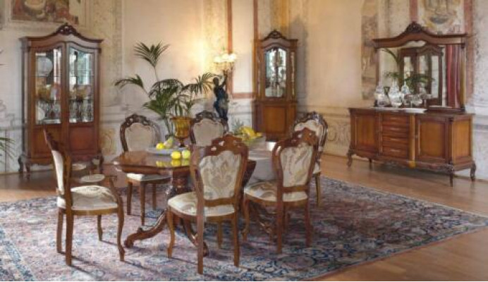 Muebles italianos de estilo barroco para el comedor, conjunto de 11 piezas. Mesa, sillas, cómoda en madera maciza.