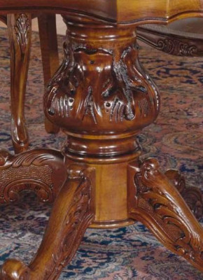 Clásica mesa de lujo en madera, mesas barrocas, decoración rococó estilo antiguo comedor y sala de estar.