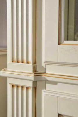 Establezca 4 sillas de comedor de diseño de grupo de muebles con respaldo de madera.