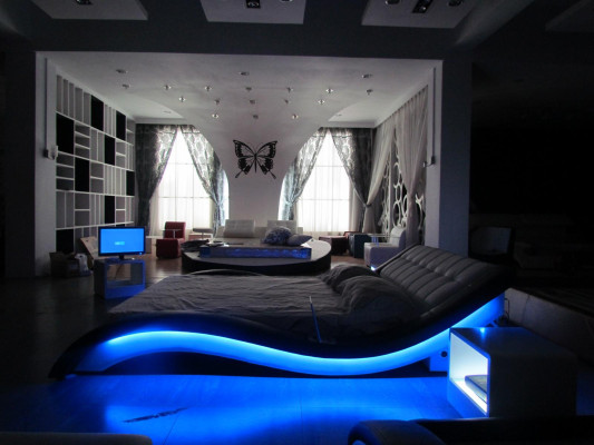 Diseño de cama de lujo Camas digitales USB Muebles de dormitorio de cuero Doble