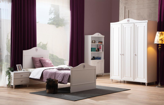 Diseño de estantería librero blanco para habitación juvenil.