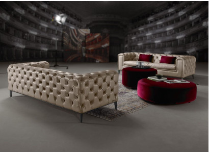 Lujoso conjunto de sofás de 3 plazas + 3 plazas en color beige de Chesterfield.
