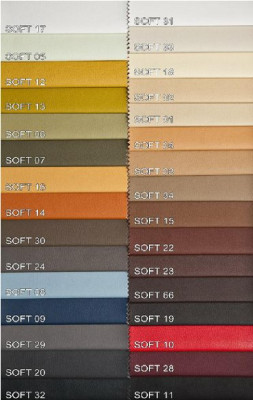 Sofá clásico 3+1+1 de cuero y madera con conjunto de sillas y sofá.