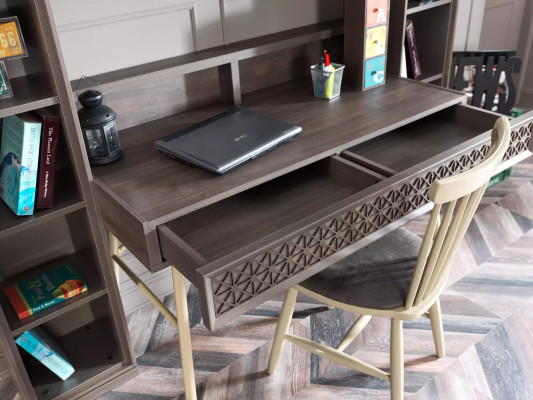 Marco de cama completo para jóvenes, juego de 7 piezas en madera gris para la habitación infantil.