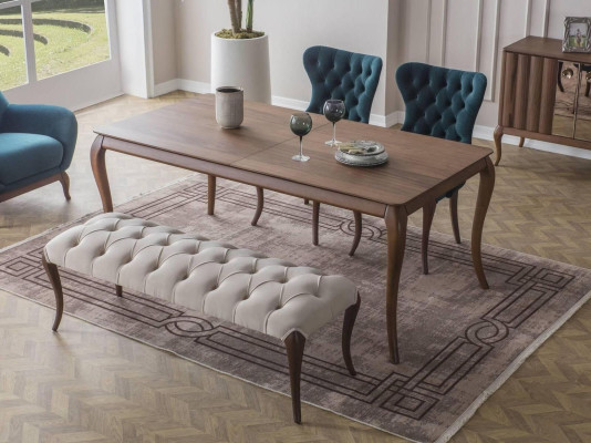 Muebles de comedor marrones y blancos Chesterfield de diseñador, banco de lujo y mesa de comedor.