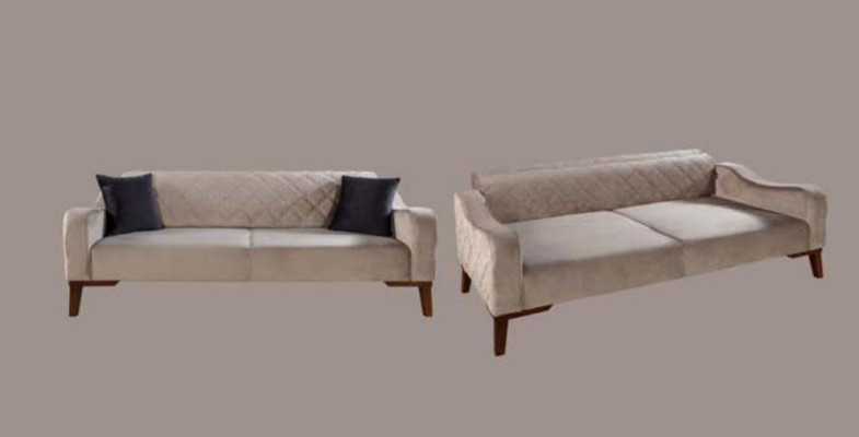 Sofá de tres plazas beige elegante para la sala de estar en terciopelo.