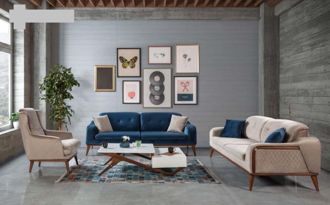 Sofá de tres plazas azul para salón de terciopelo con cojines de asiento de madera.