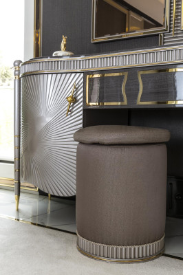 Taburete marrón redondo elegante de madera mueble diseño moderno bonito dormitorio