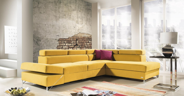 Sofá esquinero de tela con forma de L con función de cama, diseño de sofá acolchado de tela moderno en amarillo.
