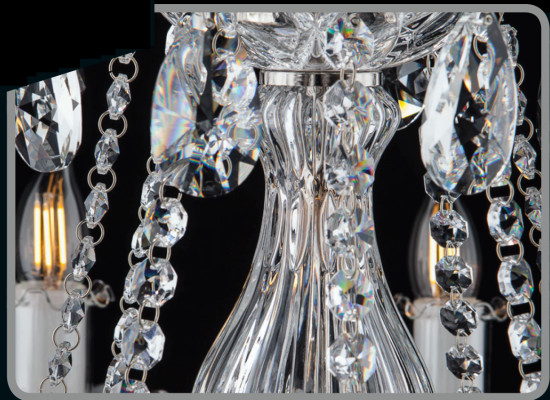 - Lámpara de araña de cristal colgante de lustre bohemio.