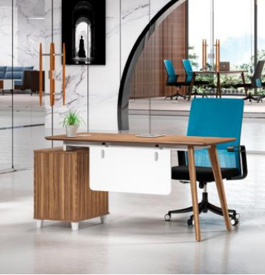 Mesa de oficina marrón y blanco. Escritorios de lujo. Muebles de madera de alta calidad.