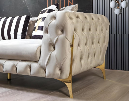 Chesterfield beige claro sofá de diseñador de lujo de 3 plazas para la sala de estar.