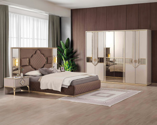 Conjunto de dormitorio beige y marrón, armario, cama tapizada, mesitas de noche.