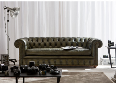 Sofá Chesterfield de 3 plazas con tapizado clásico, nuevo, marca Richmond.