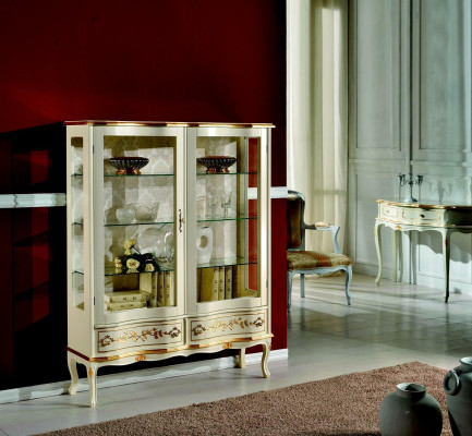 Diseño de gabinetes de madera, vitrinas, armarios Muebles de lujo italianos Estilo barroco.