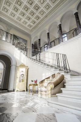 Clásico armario de madera para libros Nuevo, librero, vitrina, armario vitrina.