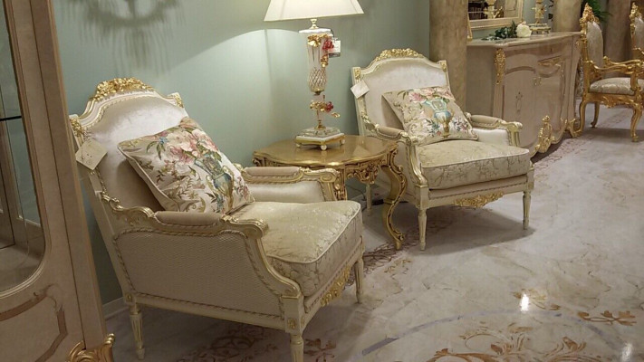 Sillón de una plaza estilo italiano, mueble de diseñador, club de relajación, sillón nuevo.