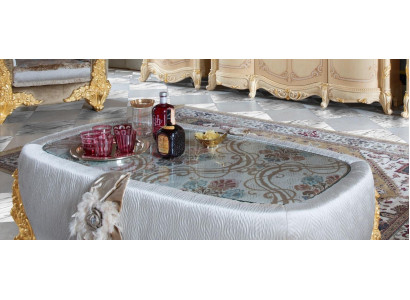 Mesa de centro exclusiva para la sala de estar hecha de madera es una maravillosa adición a su decoración interior.