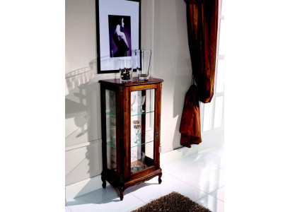 Diseño de muebles italiano, vitrina marrón de madera de lujo, armarios clásicos.