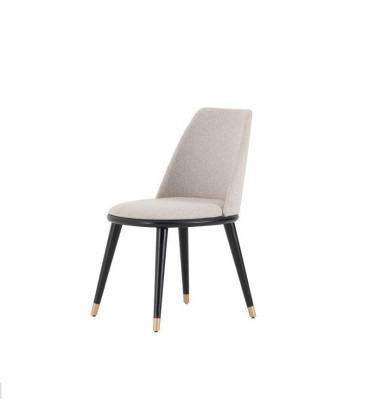 Silla de comedor beige de diseñador súper cómoda en estilo moderno.