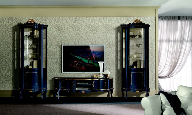 Conjunto de lujo de 3 piezas para la sala de estar con 2 vitrinas azules. Muebles de lujo italianos de estilo barroco.