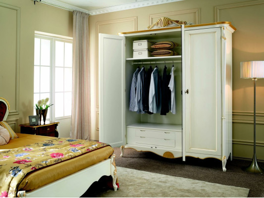 Armario de madera maciza estilo italiano. Muebles de dormitorio armario de madera maciza nuevo.