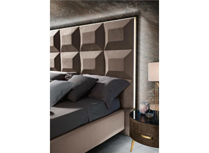 Juego de cama con diseño clásico, mesita de noche, cómoda, 4 piezas. Dormitorio.