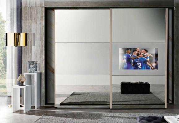 Armario armarios armario de ropa de lujo de madera con puertas correderas de TV con televisor.