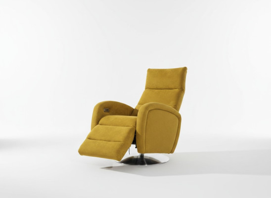 Sillón reclinable con terapia automática para la televisión.