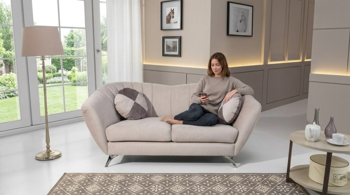 el sofá de 2 plazas en un estilo elegante y moderno encaja perfectamente en cualquier interior