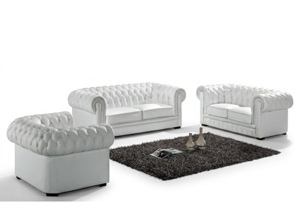 Conjunto de sofá clásico Chesterfield para la sala de estar.