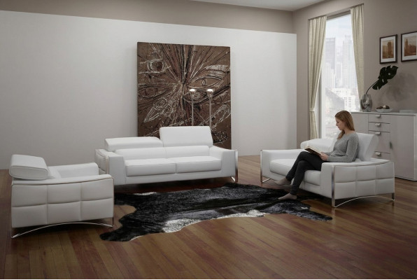 Sofá de cuero multifuncional con cojines de asiento para sala de estar.