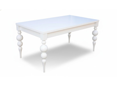 Mesa de comedor de diseñador clásico de madera para el comedor o la sala de estar.