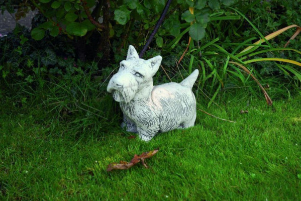Decoración de jardín Perro Terraza Figuras de piedra decorativas Estatua blanca Figura