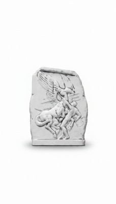 Relieve de pared, placa de piedra, imagen ángel estilo antiguo, relieve de yeso de piedra en la pared.