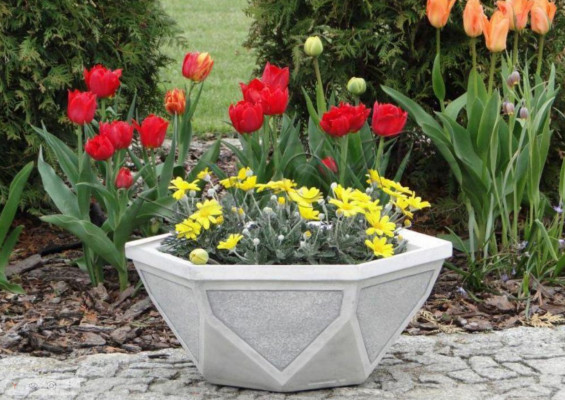 Macetas para plantas de jardín, decoración de naturaleza, jardineras, jarrones, figuras, macetas de flores.