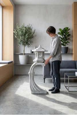 Jardín japonés lámparas decorativas blancas iluminación natural bebedero pájaros