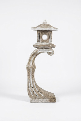 Jardín japonés lámparas decorativas blancas iluminación natural bebedero pájaros