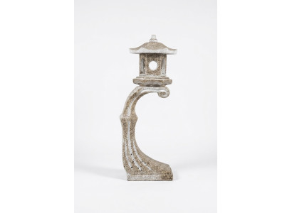 Jardín japonés lámparas decorativas blancas iluminación natural bebedero pájaros