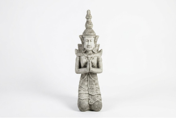 Estatua de Buda en estilo de piedra. Gran figura escultórica decorativa para jardín.