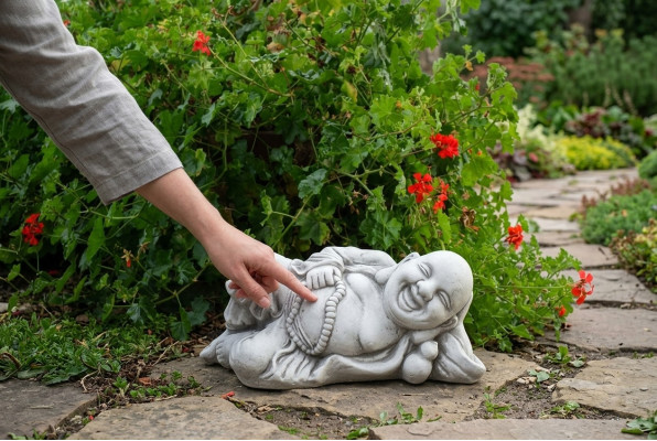 Figura de Buda escultura en imitación de piedra. Gran escultura decorativa para jardín.