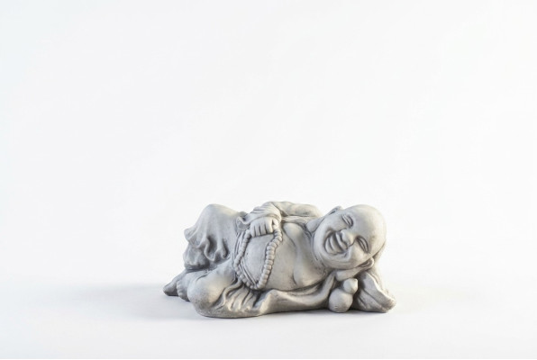 Figura de Buda escultura en imitación de piedra. Gran escultura decorativa para jardín.
