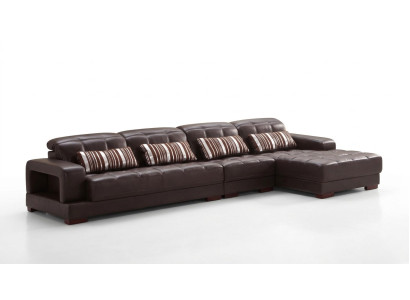 Sofá de esquina de cuero acolchado nuevo para el salón.